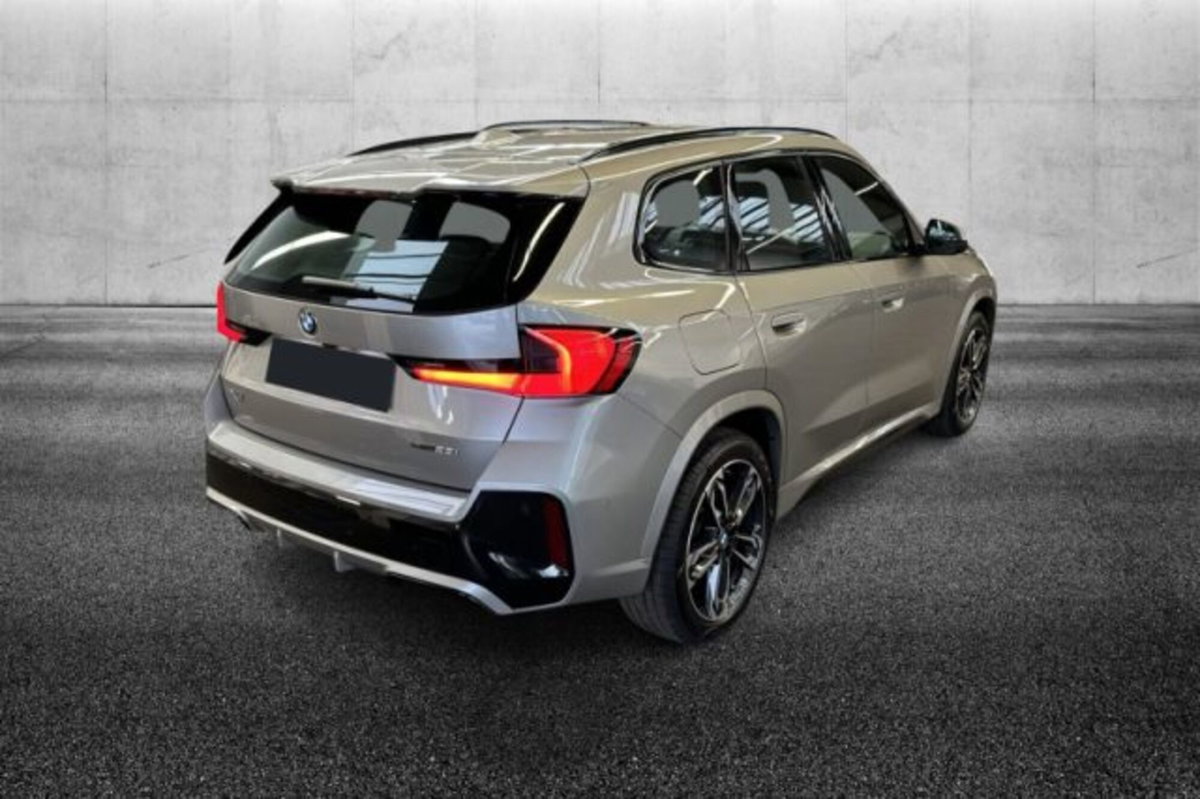 BMW X1 xDrive 23i Msport (2)