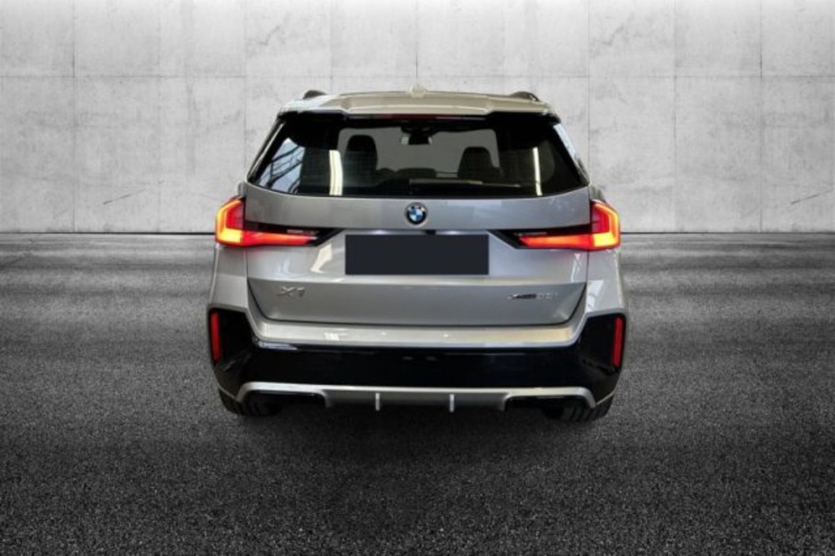 BMW X1 xDrive 23i Msport (5)