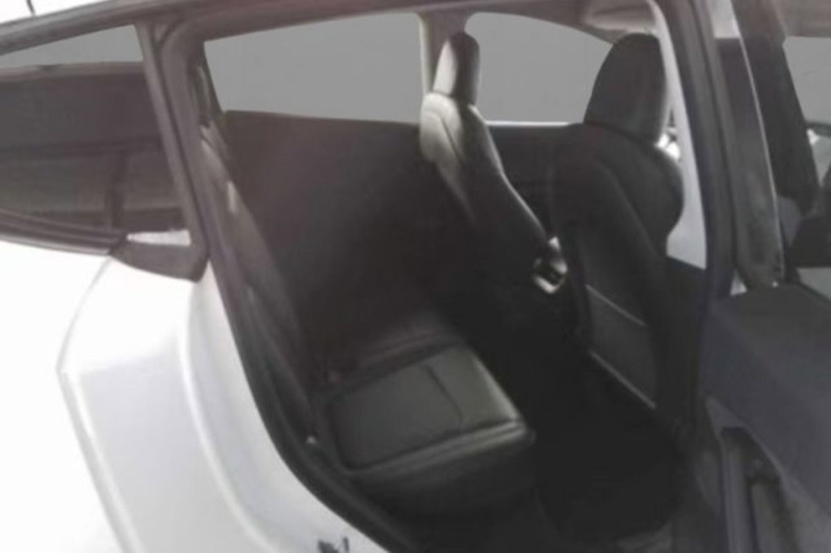 Tesla Model Y Long Range awd (6)