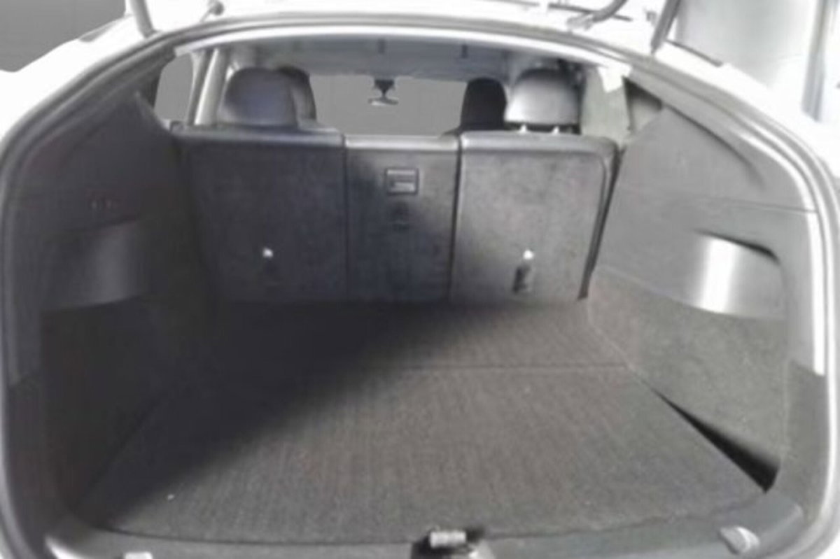 Tesla Model Y Long Range awd (7)