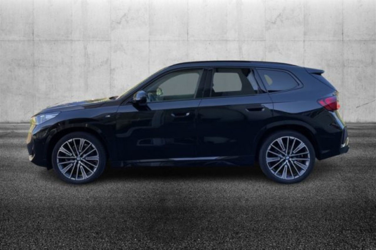 BMW X1 xDrive 23i Msport (5)