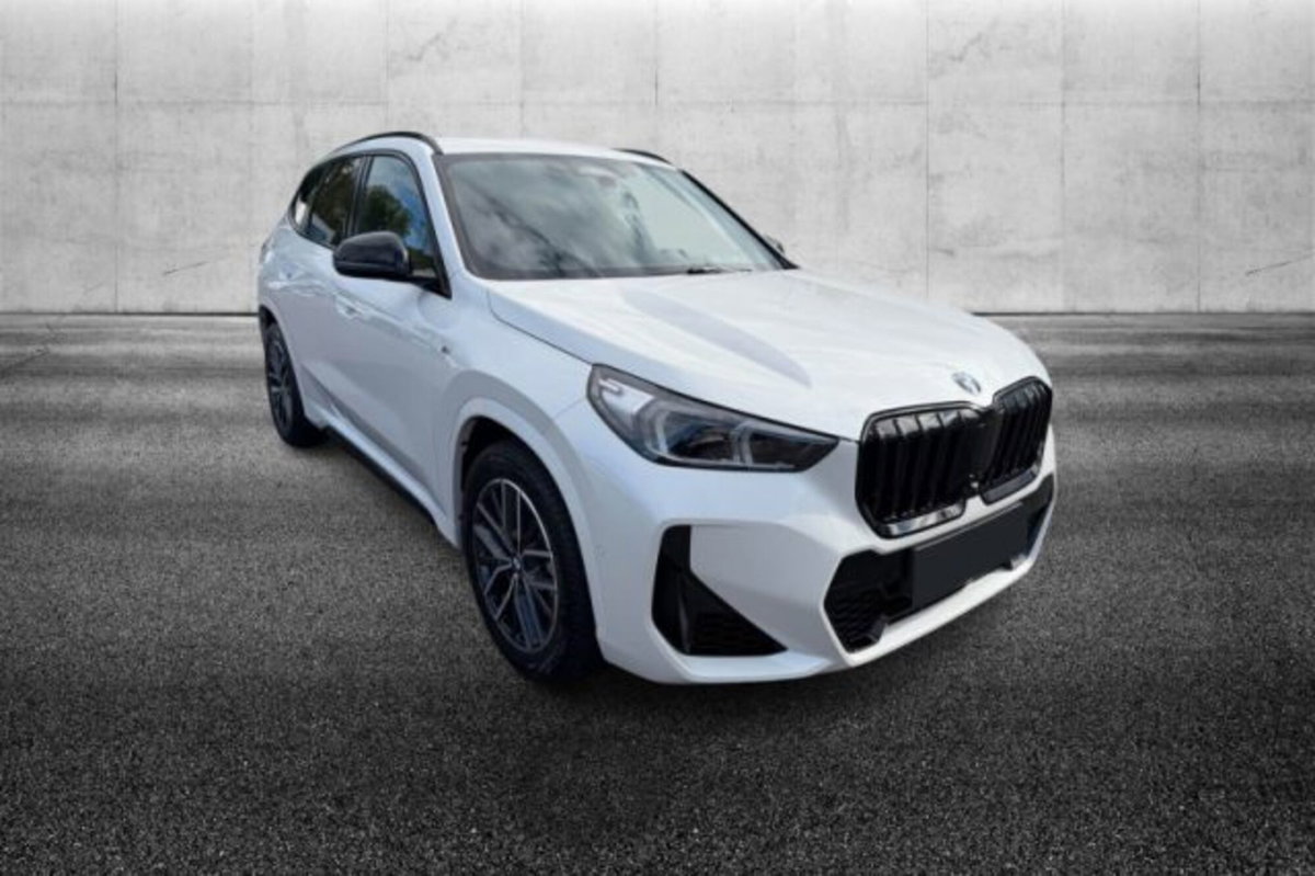BMW X1 xDrive 23i Msport (2)