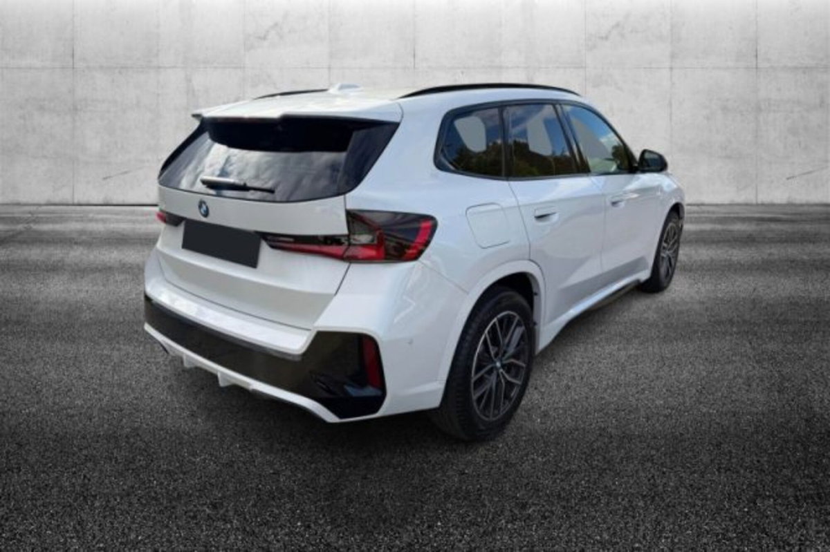 BMW X1 xDrive 23i Msport (3)