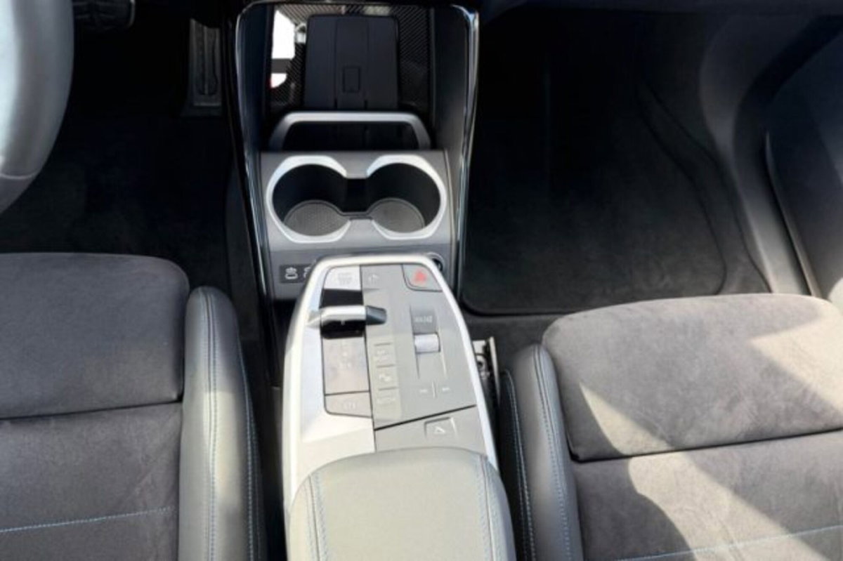BMW X1 xDrive 23i Msport (8)