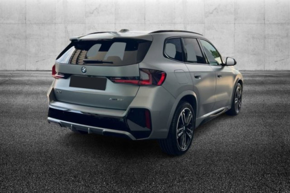 BMW X1 xDrive 23i Msport (2)
