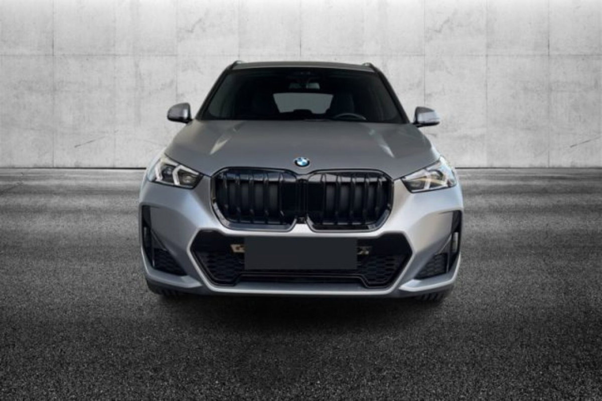 BMW X1 xDrive 23i Msport (4)