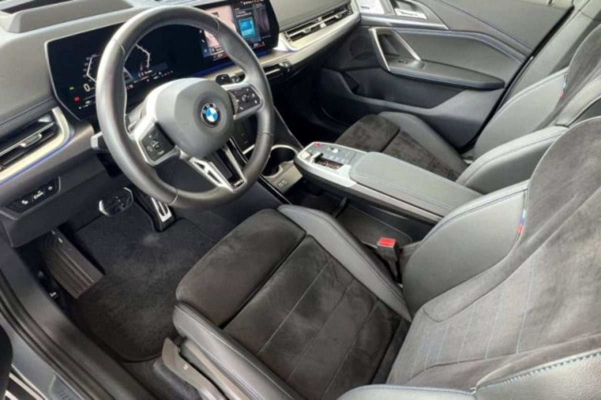 BMW X1 xDrive 23i Msport (6)