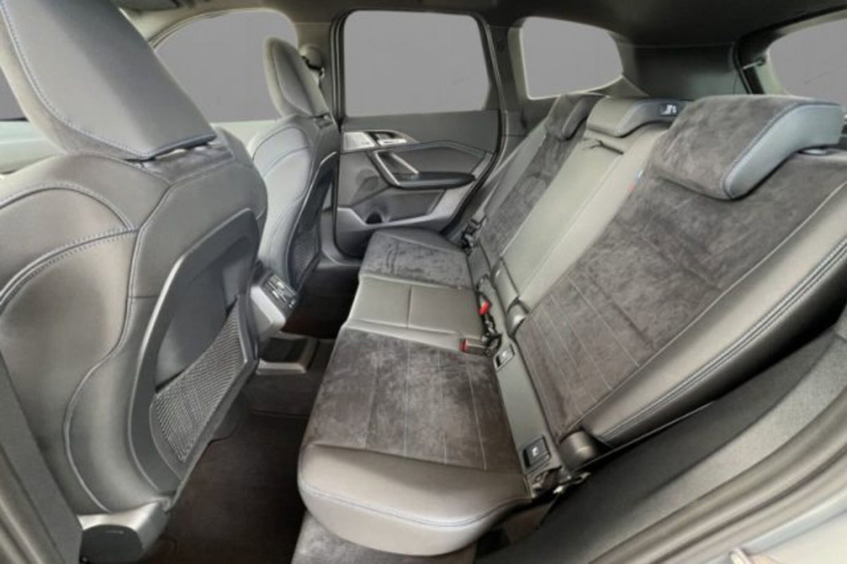 BMW X1 xDrive 23i Msport (7)