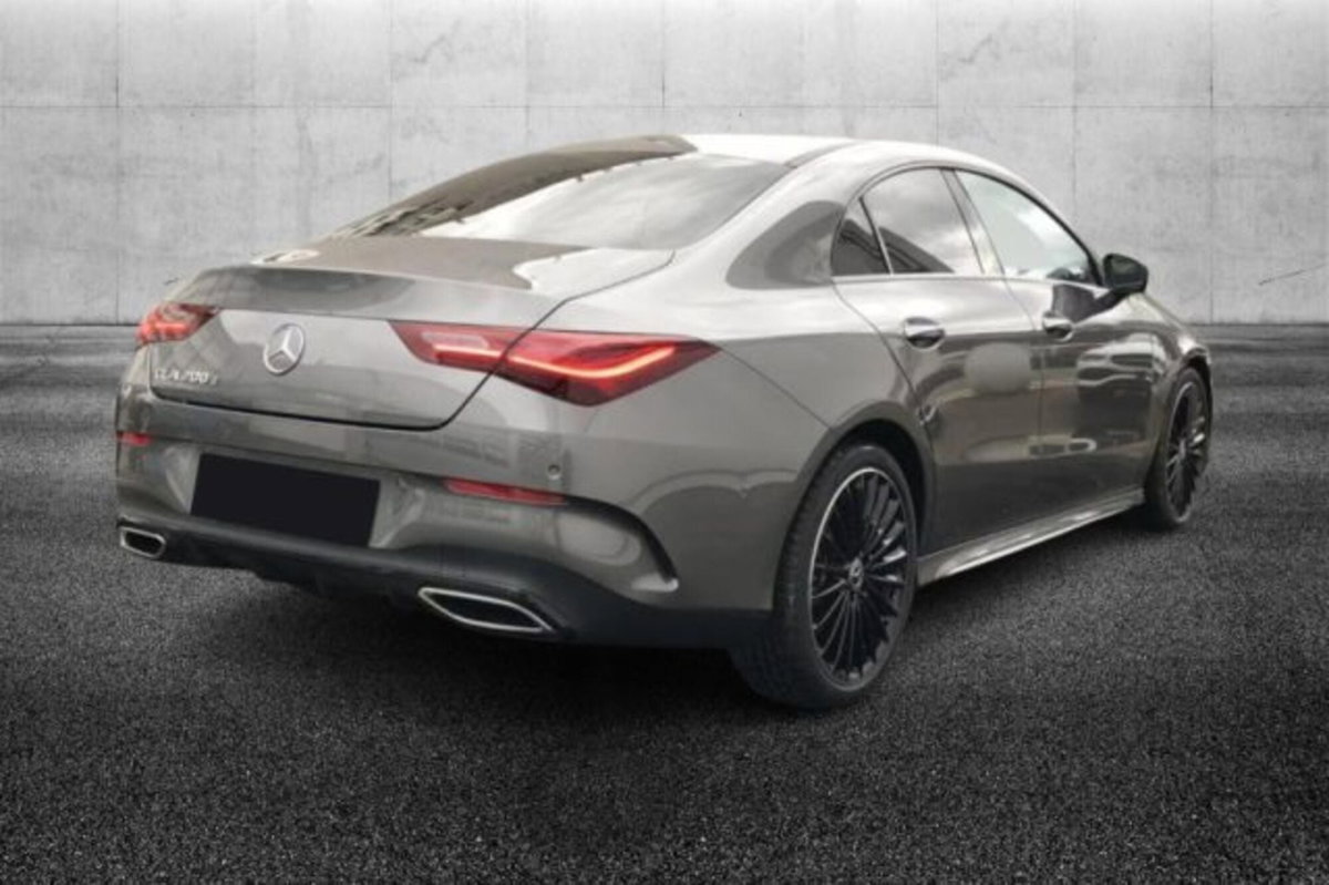 Mercedes-Benz CLA 200 d Automatic Premium (2)
