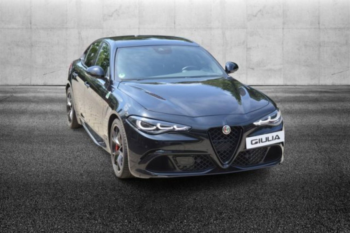Alfa Romeo Giulia 2.9 T V6 AT8 Quadrifoglio (2)