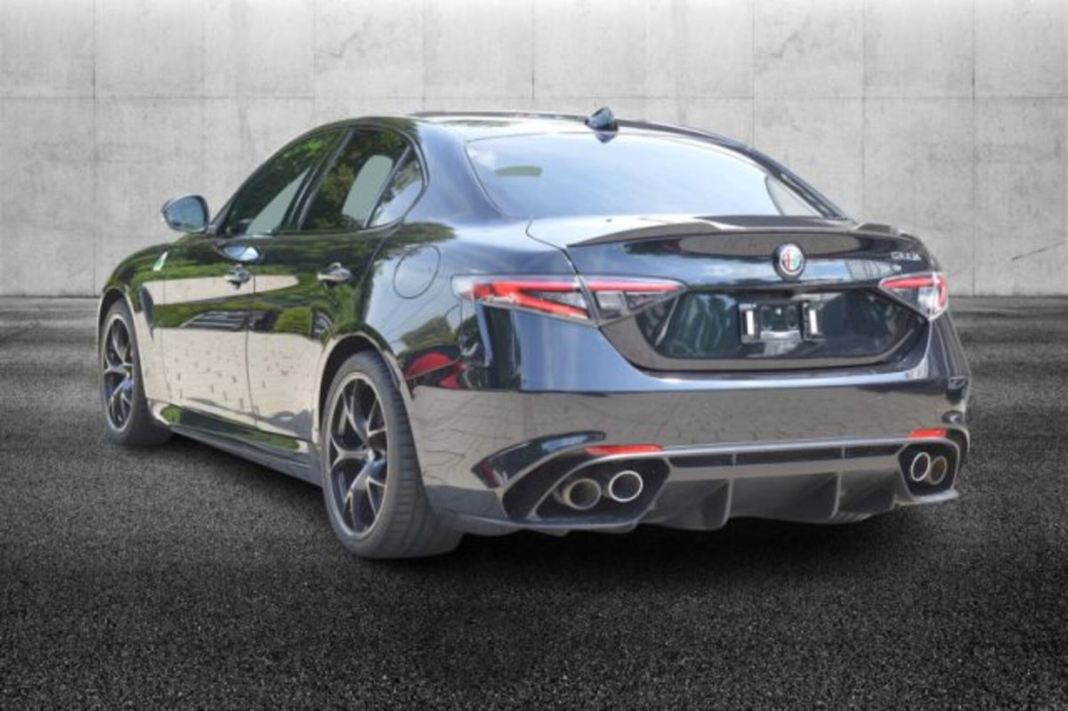 Alfa Romeo Giulia 2.9 T V6 AT8 Quadrifoglio (4)
