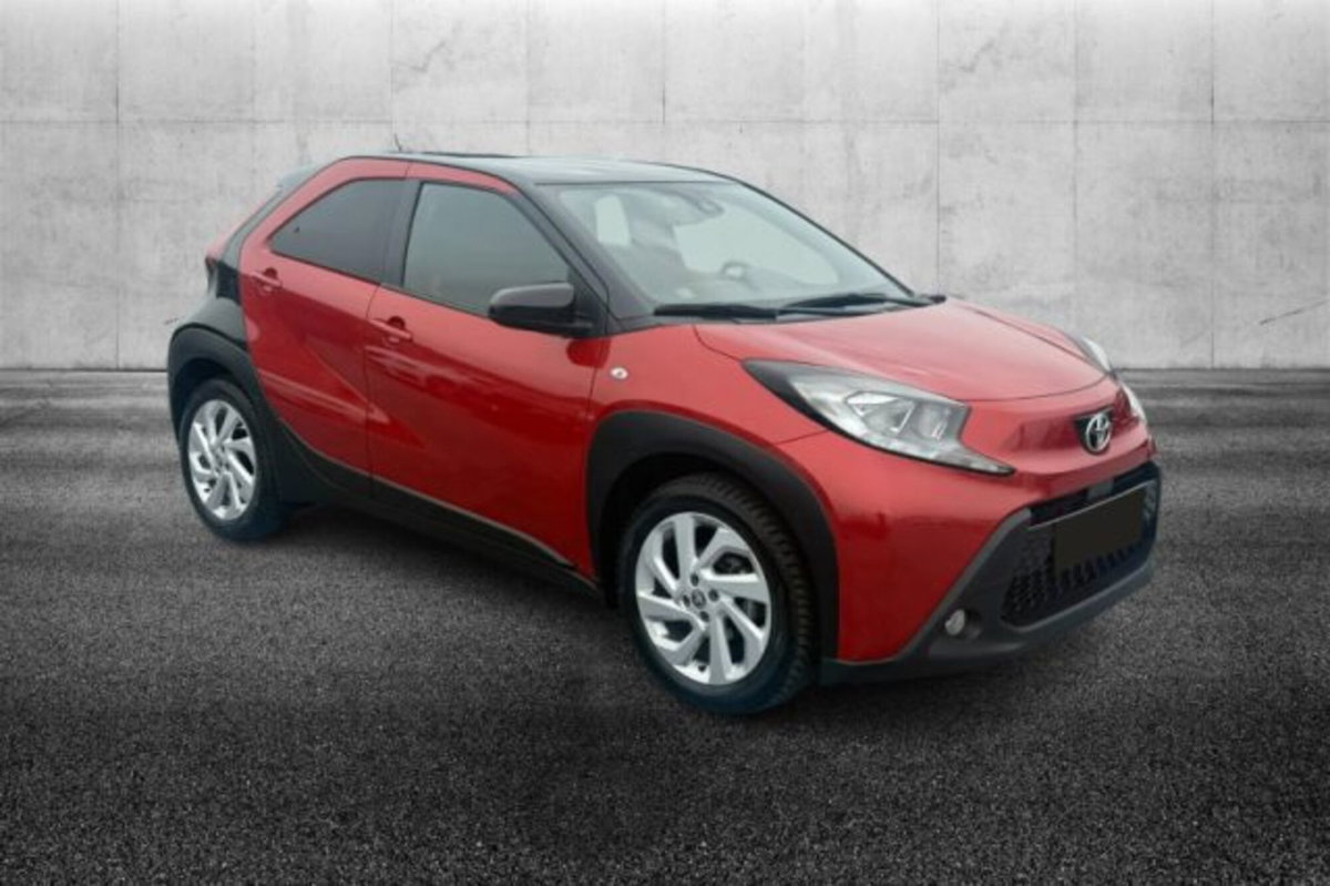 Toyota Aygo X 1.0 VVT-i 72 CV 5 porte Limited Air (2)