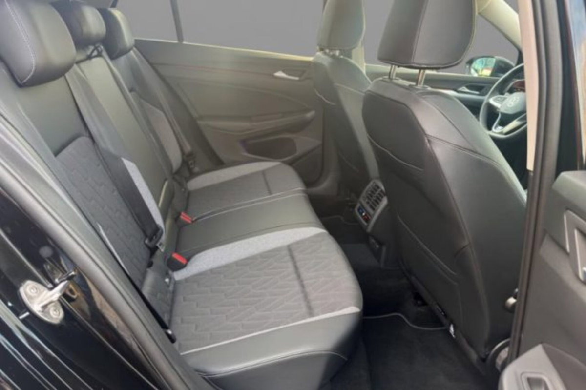 Volkswagen Golf 2.0 TDI 150 CV DSG SCR R-Line (8)