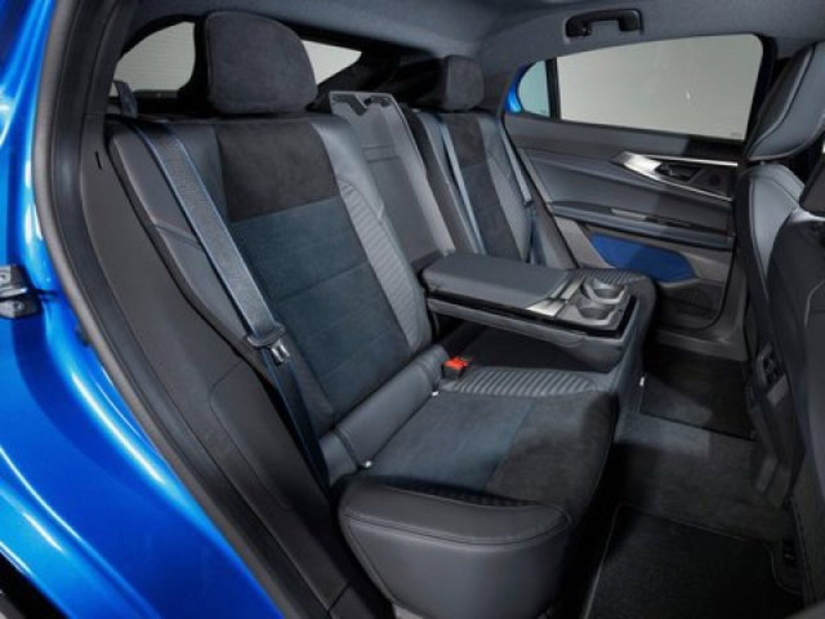 Renault Rafale 1.2 e-Tech phev atelier Alpine 4x4 300cv auto (8)