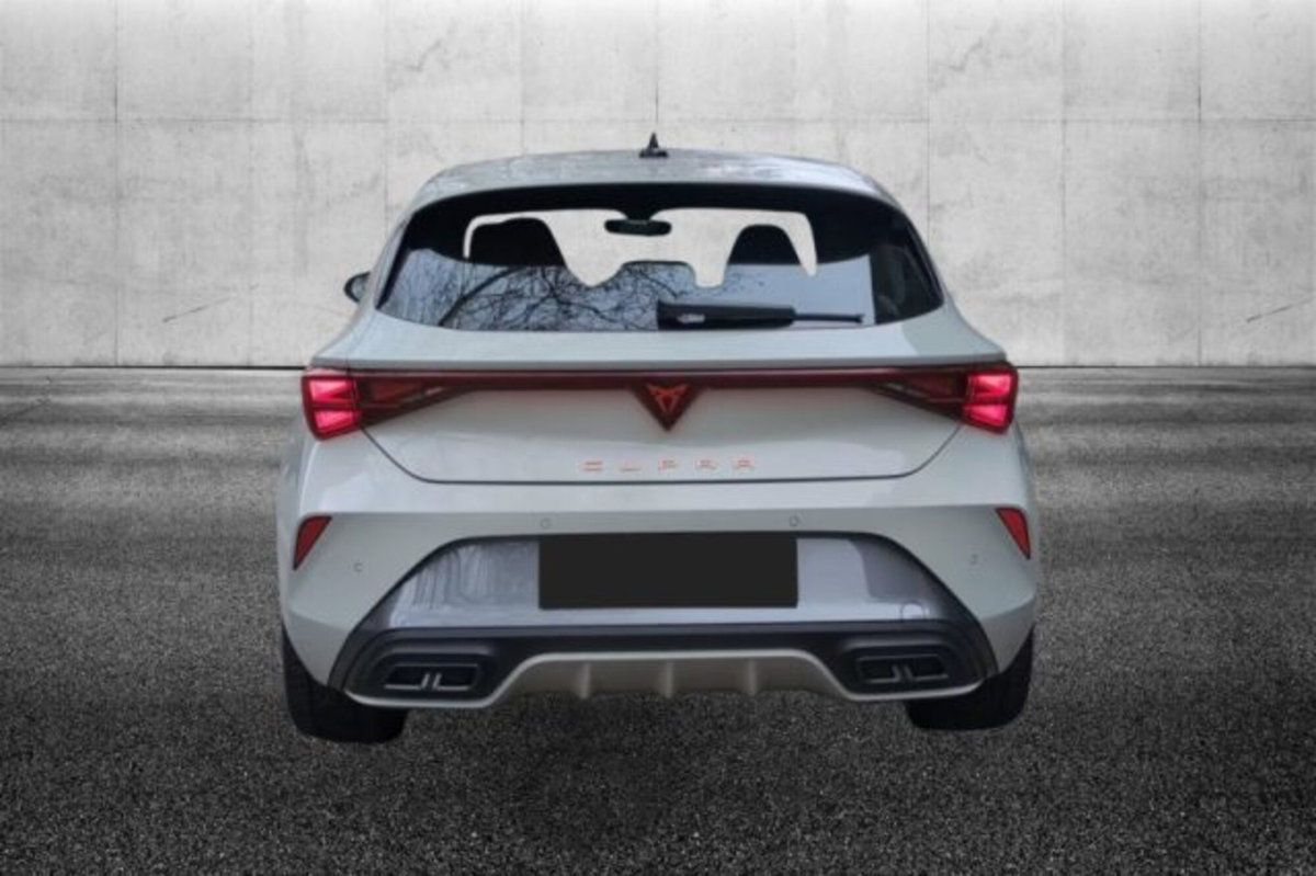 Cupra Leon Leon 1.5 hybrid 150cv dsg (5)