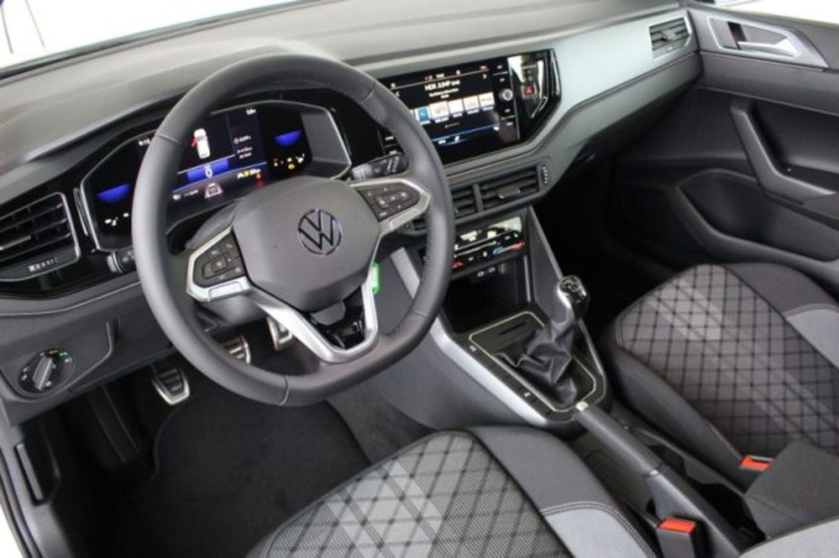 Volkswagen Polo 1.0 tsi R-Line 95cv (5)