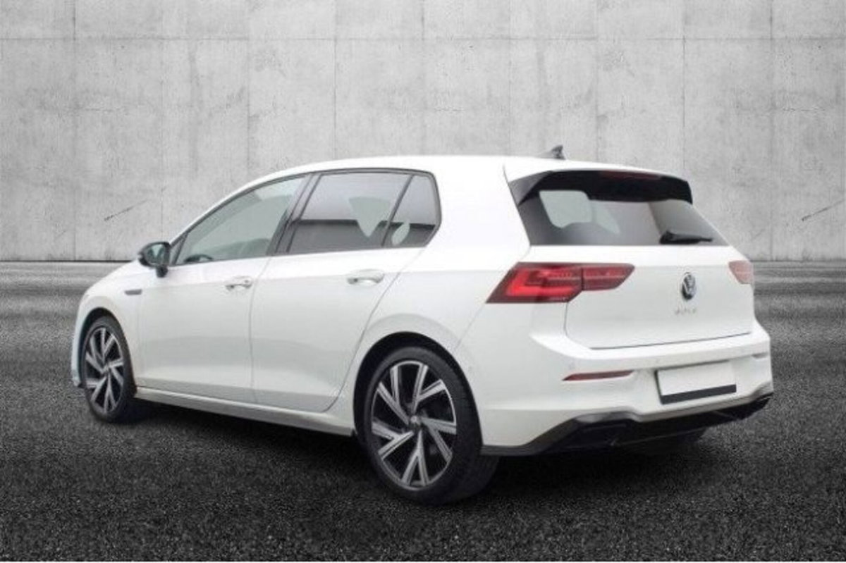 Volkswagen Golf 2.0 TDI 150 CV DSG SCR R-Line (2)
