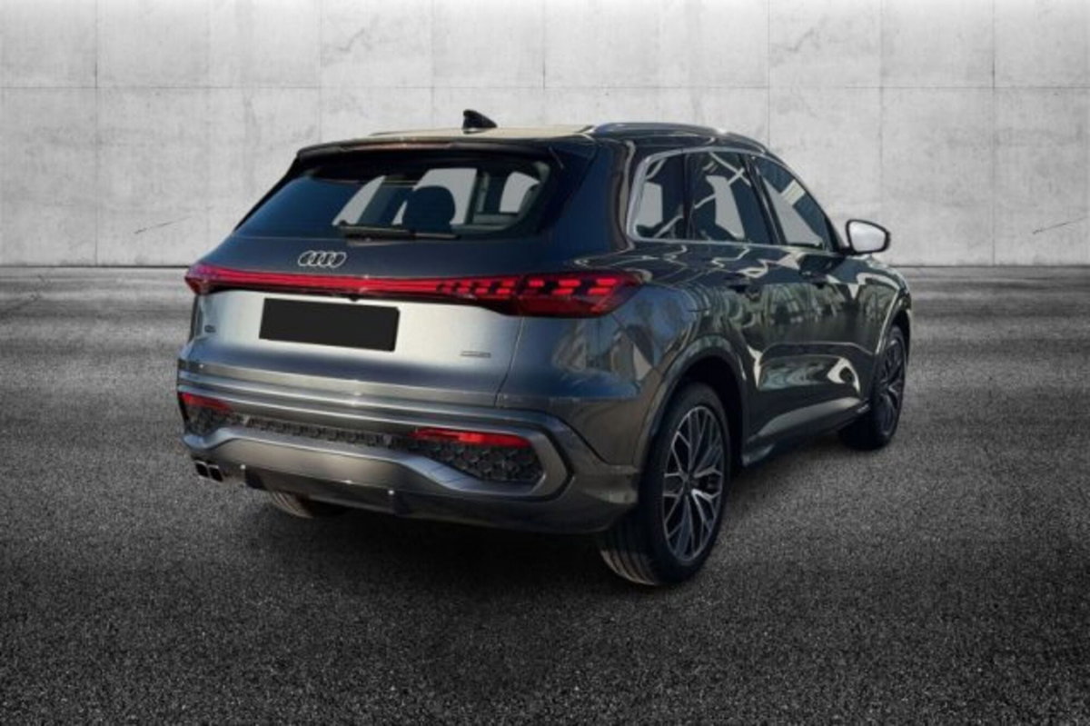 Audi Q5 40 2.0 tdi mhev 12V S line quattro s-tronic (2)