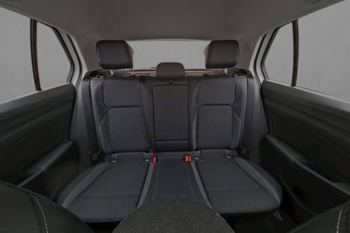 Volkswagen Golf 2.0 TDI 150 CV DSG SCR R-Line (8)