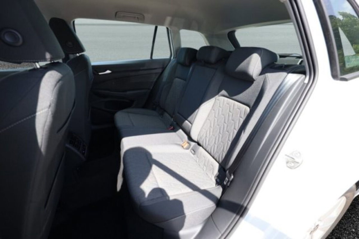 Volkswagen Golf Variant 1.5 tsi Life 115cv (7)