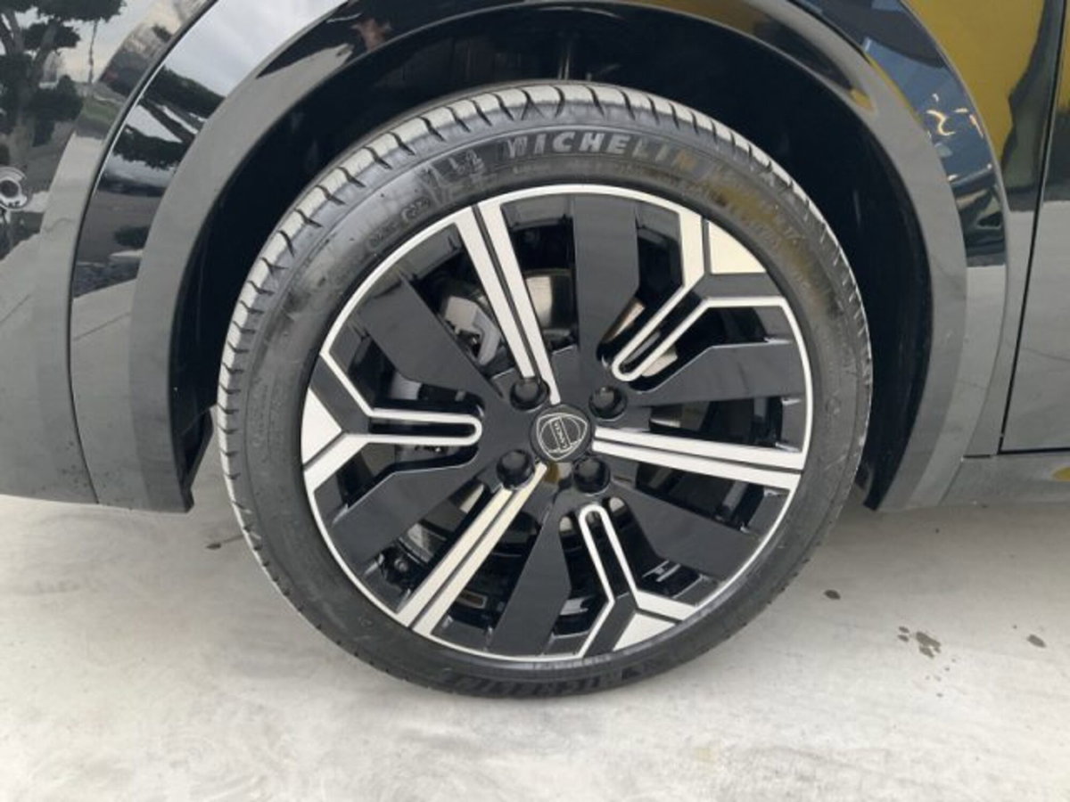 Lancia Ypsilon 1.2 mhev Edizione Limitata Cassina e-dct (8)