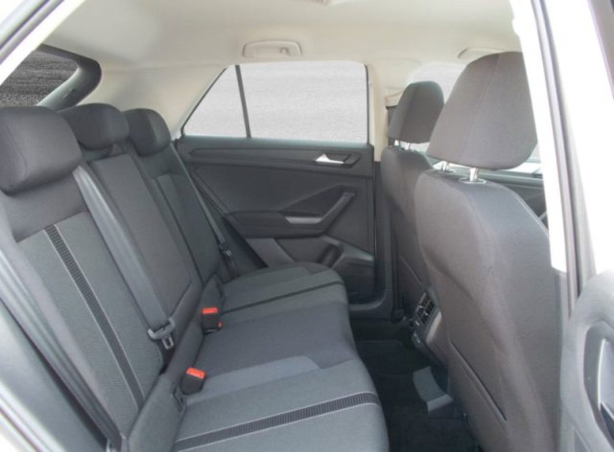 Volkswagen T-Roc 1.0 tsi Life 115cv (8)