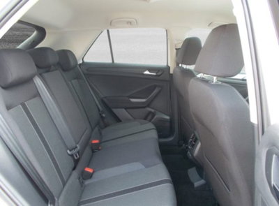 Volkswagen T-Roc 1.0 tsi Life 115cv (8)