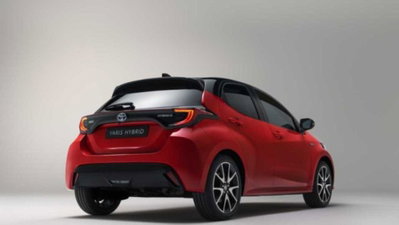Toyota Yaris 1.5 5 porte Active (6)