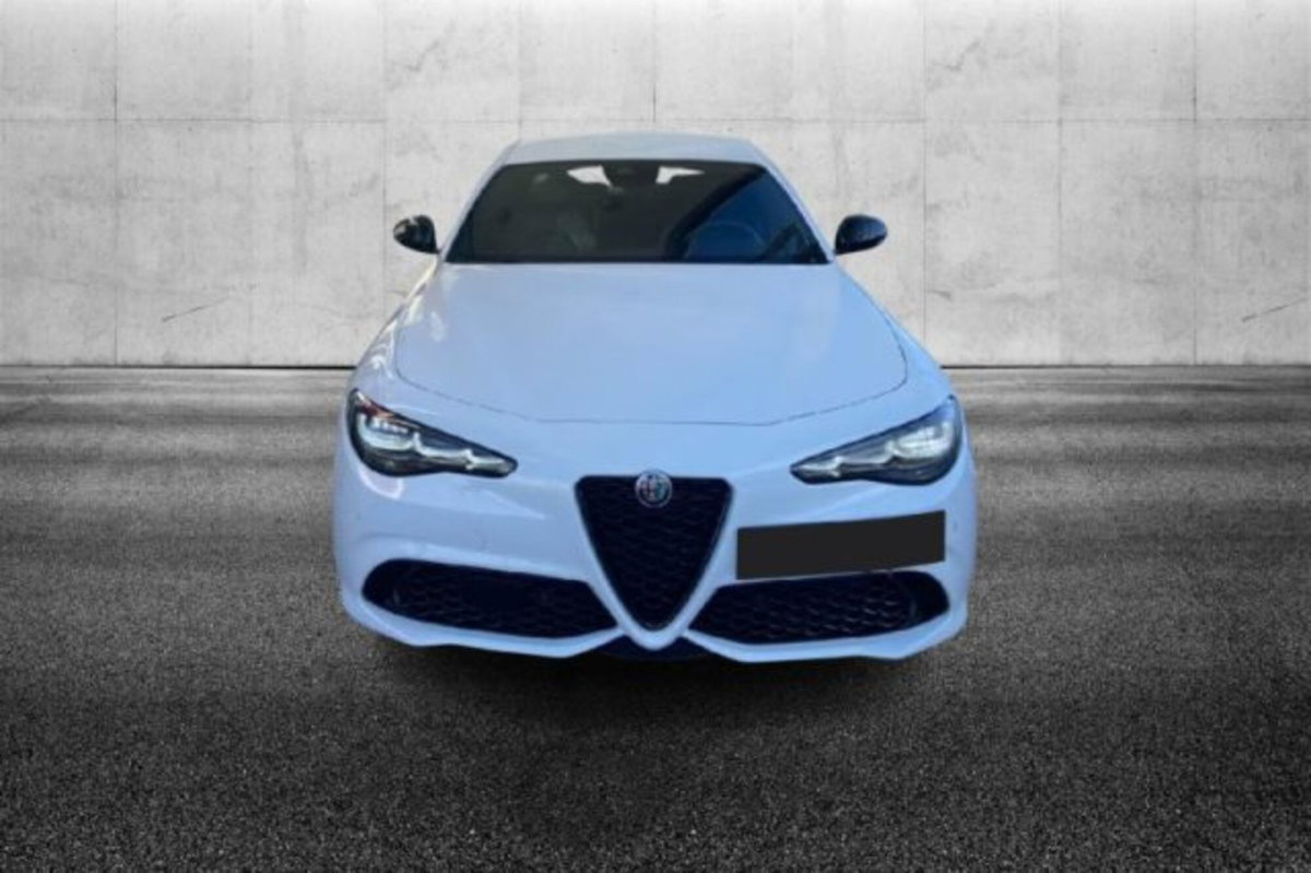 Alfa Romeo Giulia 2.0 Turbo 280 CV AT8 AWD Q4 Veloce (4)