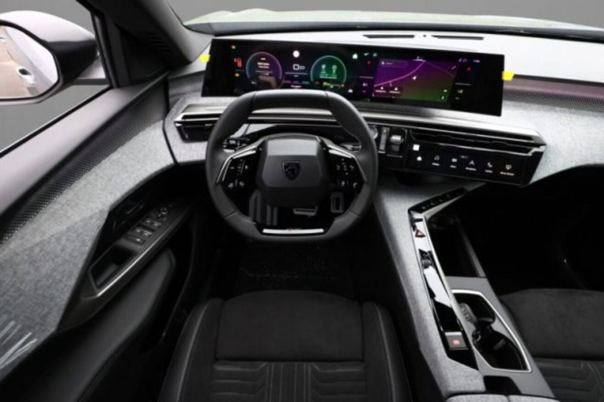 Peugeot 5008 1.2 hybrid GT 145cv 5p.ti e-dcs6 (4)