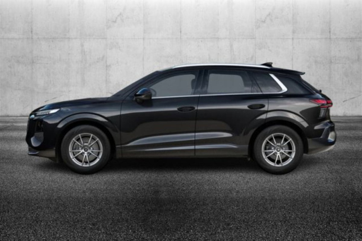 Audi Q3 Sportback 2.0 tfsi S line edition quattro 204cv s-tronic (3)