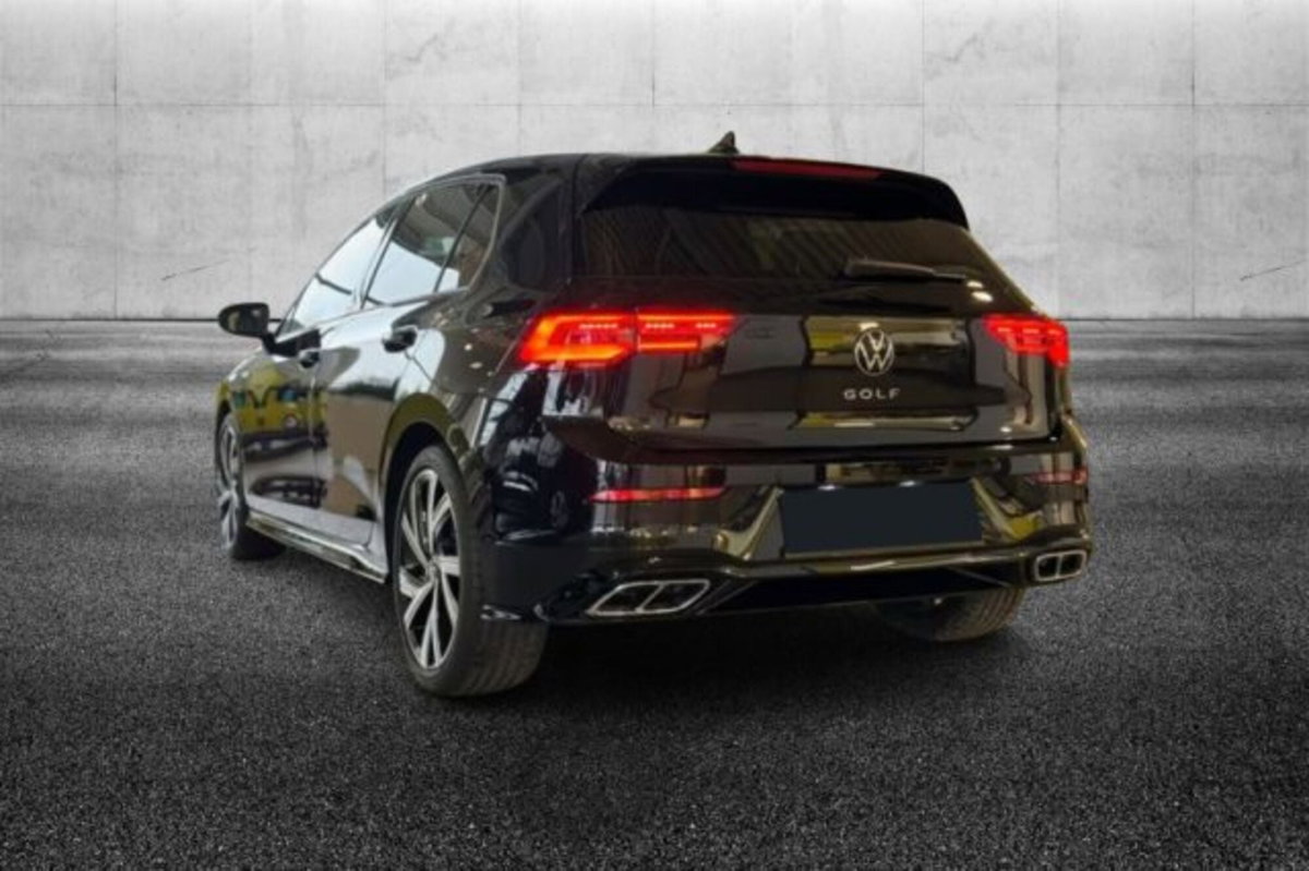 Volkswagen Golf 2.0 TDI 150 CV DSG SCR R-Line (2)