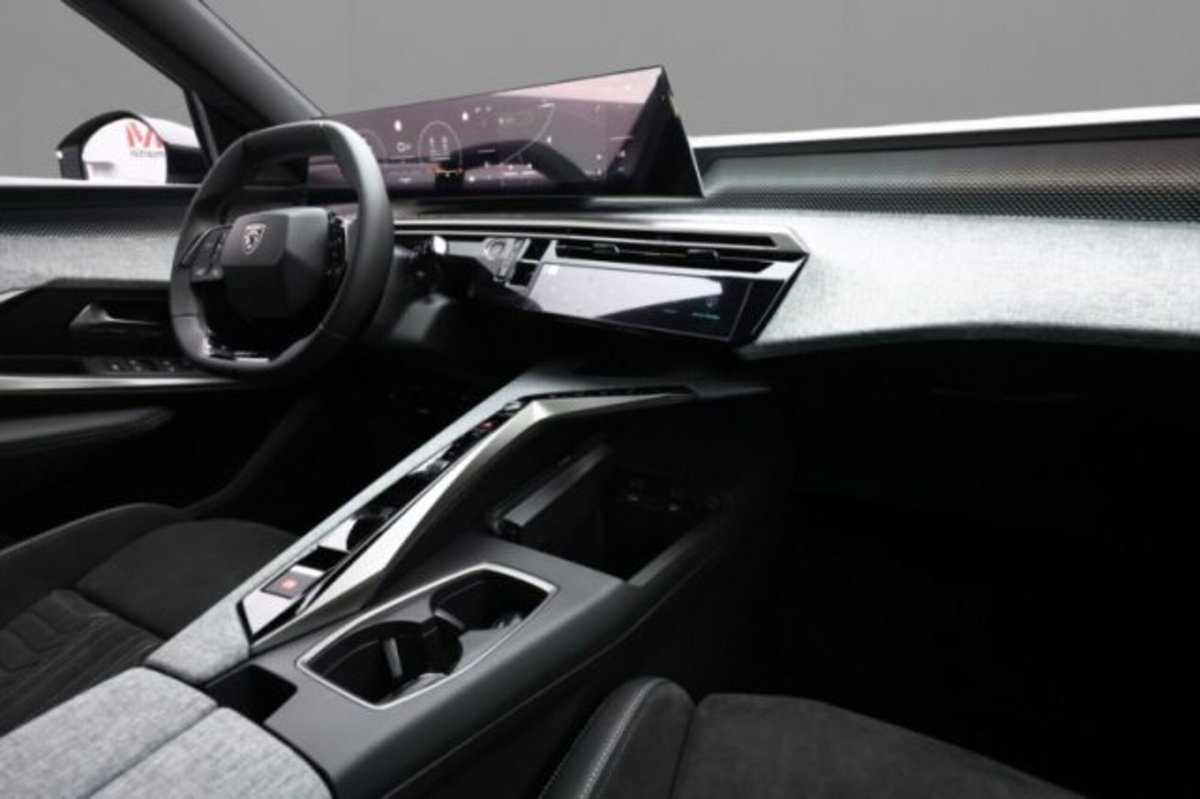 Peugeot 5008 1.2 hybrid GT 145cv 5p.ti e-dcs6 (5)