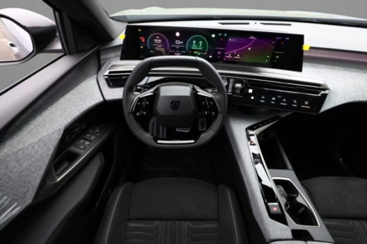 Peugeot 5008 1.2 hybrid GT 145cv 5p.ti e-dcs6 (7)