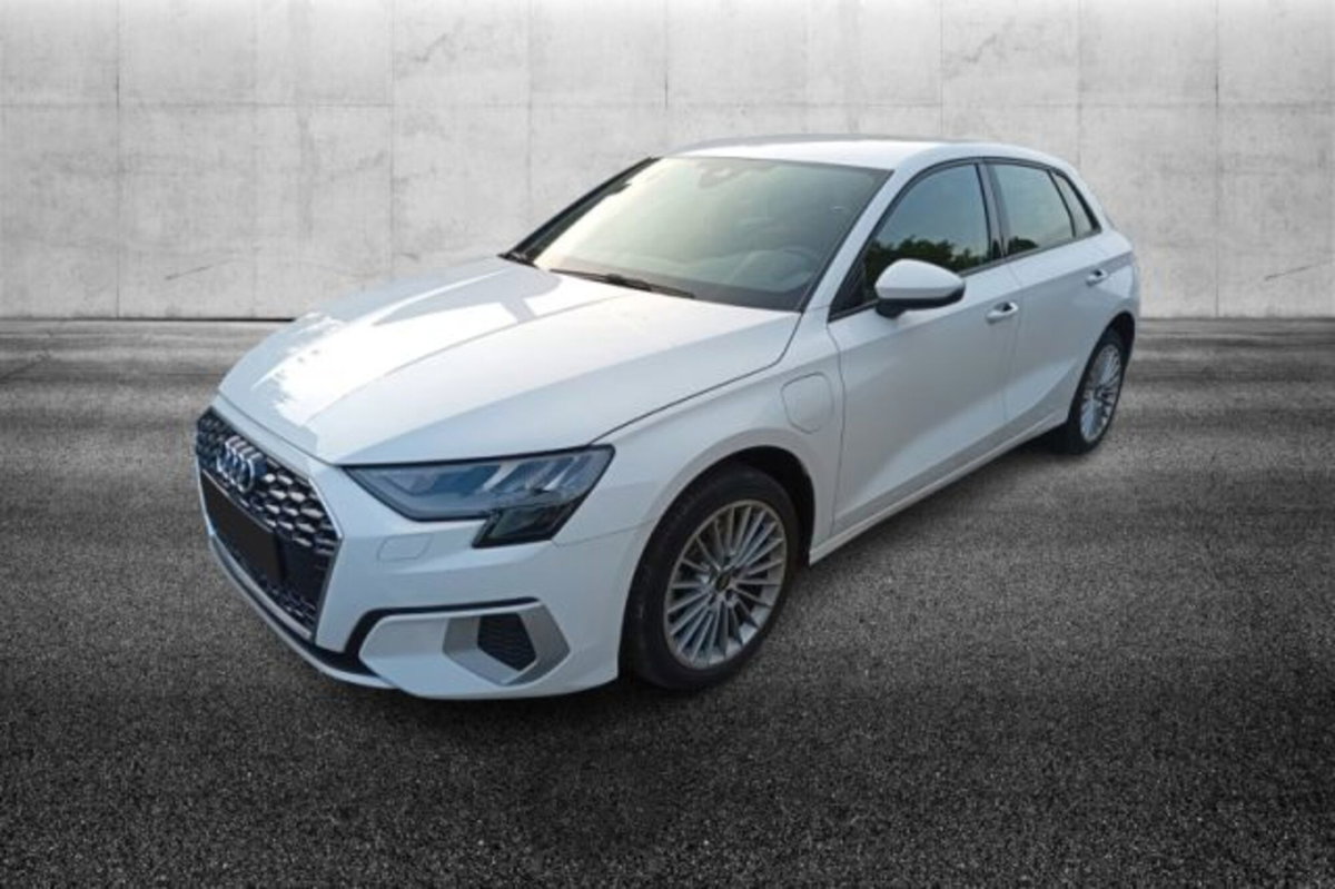 Audi A3 Sportback 40 TFSI e S tronic Business Advanced