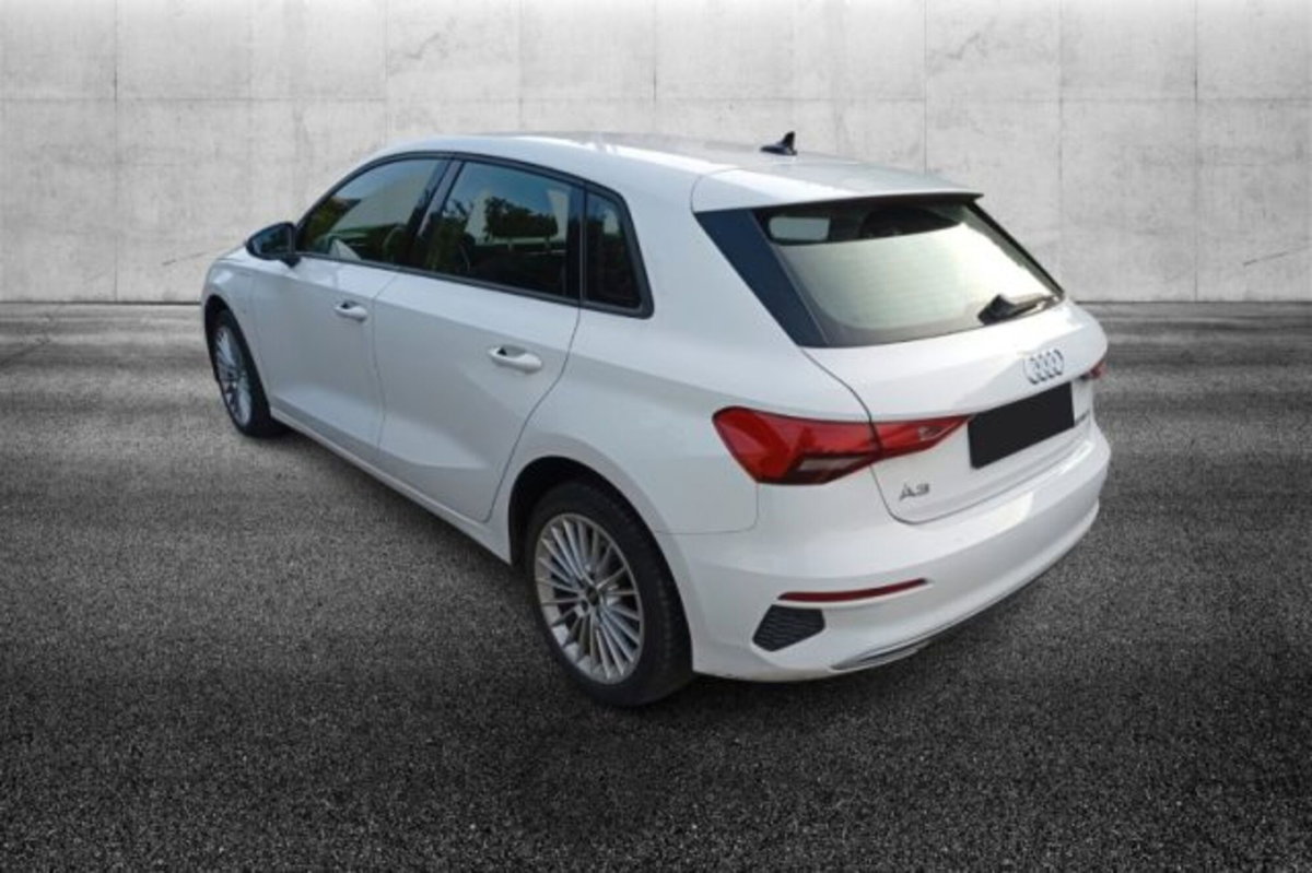 Audi A3 Sportback 40 TFSI e S tronic Business Advanced (4)