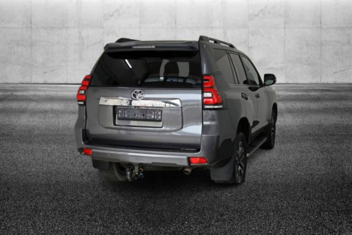 Toyota Land Cruiser 5p 2.8 d-4d Executive auto (3)