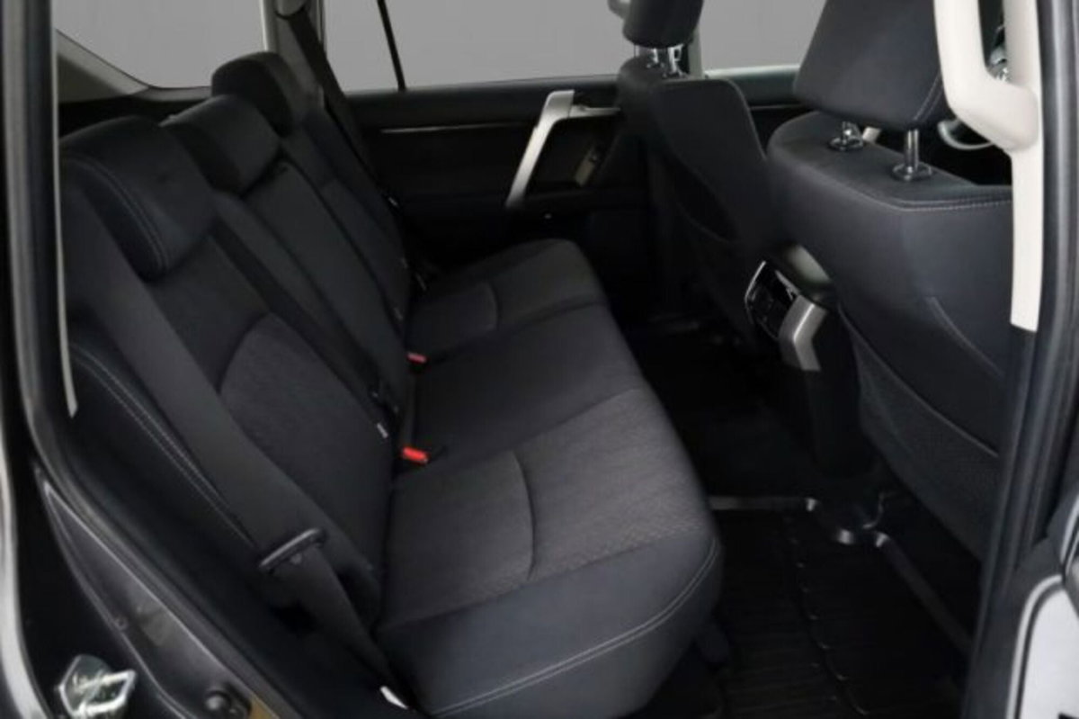 Toyota Land Cruiser 5p 2.8 d-4d Executive auto (8)