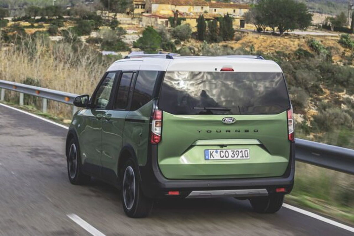 Ford Transit Courier Furgone 1.0 ecoboost 125cv Active (4)