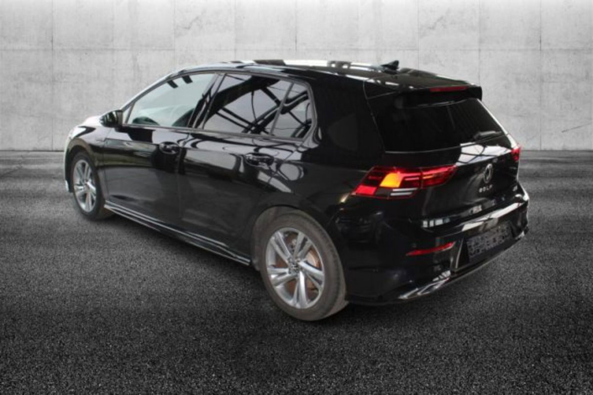 Volkswagen Golf 1.5 eTSI 130 CV EVO ACT DSG R-Line (2)