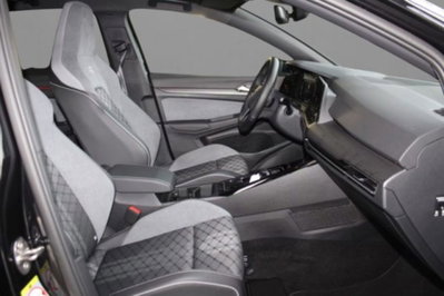 Volkswagen Golf 1.5 eTSI 130 CV EVO ACT DSG R-Line (6)
