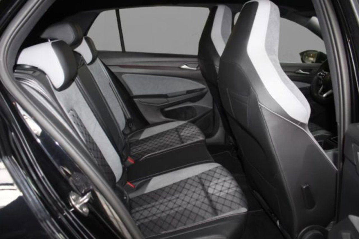 Volkswagen Golf 1.5 eTSI 130 CV EVO ACT DSG R-Line (8)