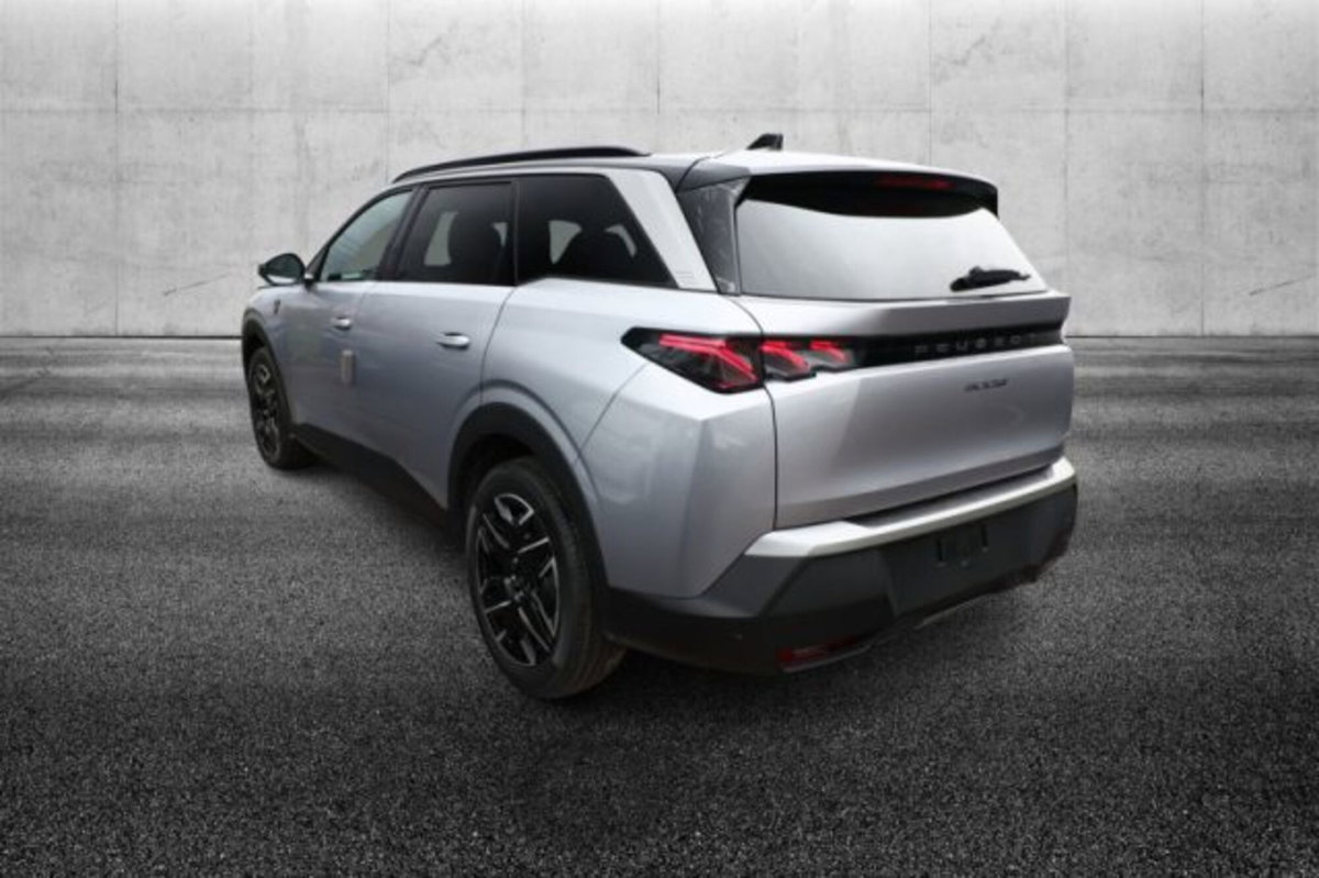 Peugeot 5008 1.2 hybrid GT 145cv 5p.ti e-dcs6 (2)