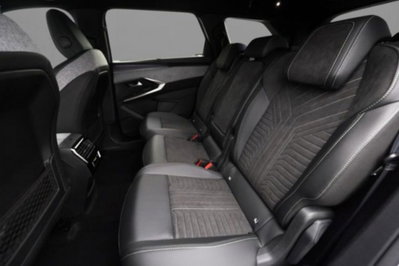 Peugeot 5008 1.2 hybrid GT 145cv 5p.ti e-dcs6 (8)