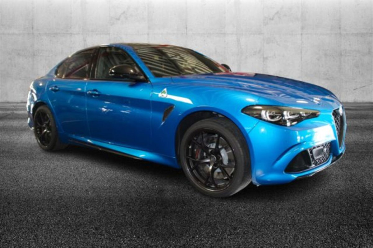Alfa Romeo Giulia 2.9 T V6 AT8 Quadrifoglio (2)