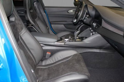 Alfa Romeo Giulia 2.9 T V6 AT8 Quadrifoglio (4)