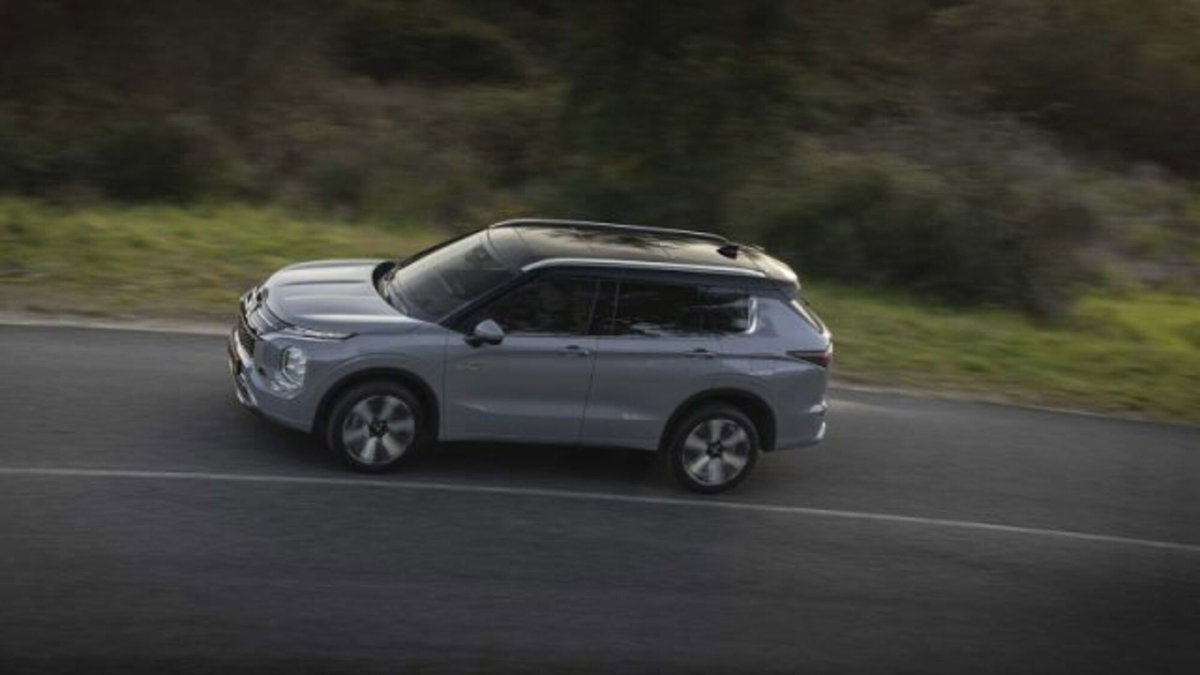 Mitsubishi Outlander 2.0i 16V 4WD (3)