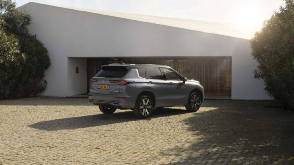 Mitsubishi Outlander 2.0i 16V 4WD (7)