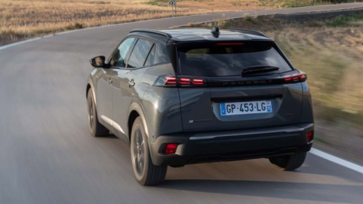 Peugeot 2008 PureTech 100 S&S Allure (3)