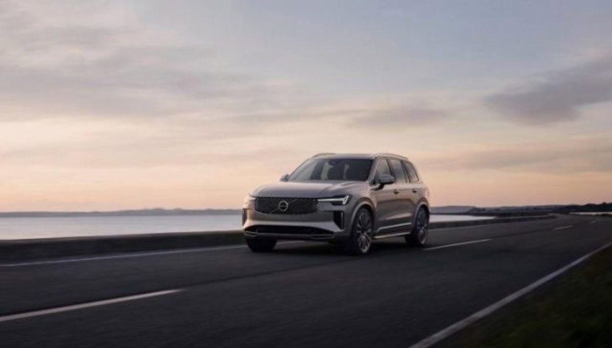 Volvo XC90 B5 AWD automatico 7 posti Core (2)